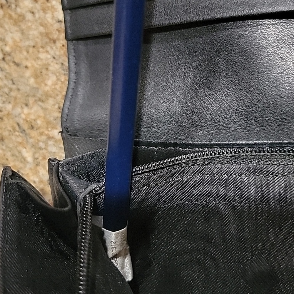 🌵MCM Black Leather Wallet - Picture 7 of 8